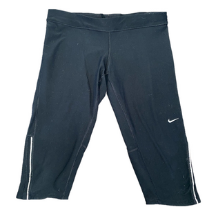 Nike Women’s Just Below the Knee length Black Athletic Leggings in Sz Large